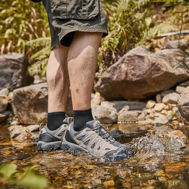 Men's Low Top Waterproof Hiking Shoes, view 4